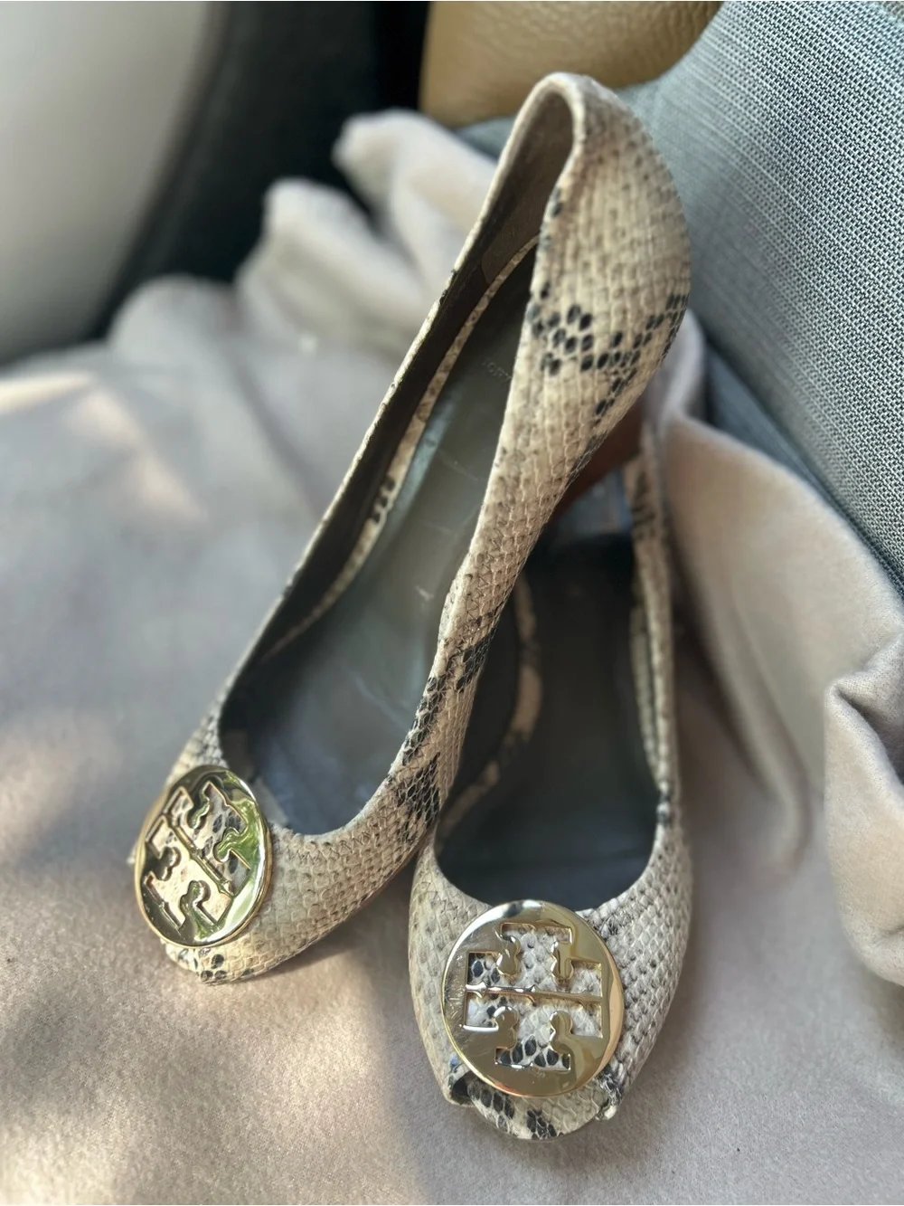 Tory Burch python Snake-Print leather peep toe wedges w/Gold Logo size 11